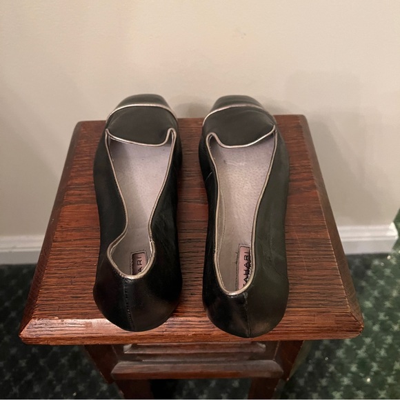 Tahari Caroline Black Leather Patent Cap Toe Loafer Flats - Picture 7 of 8